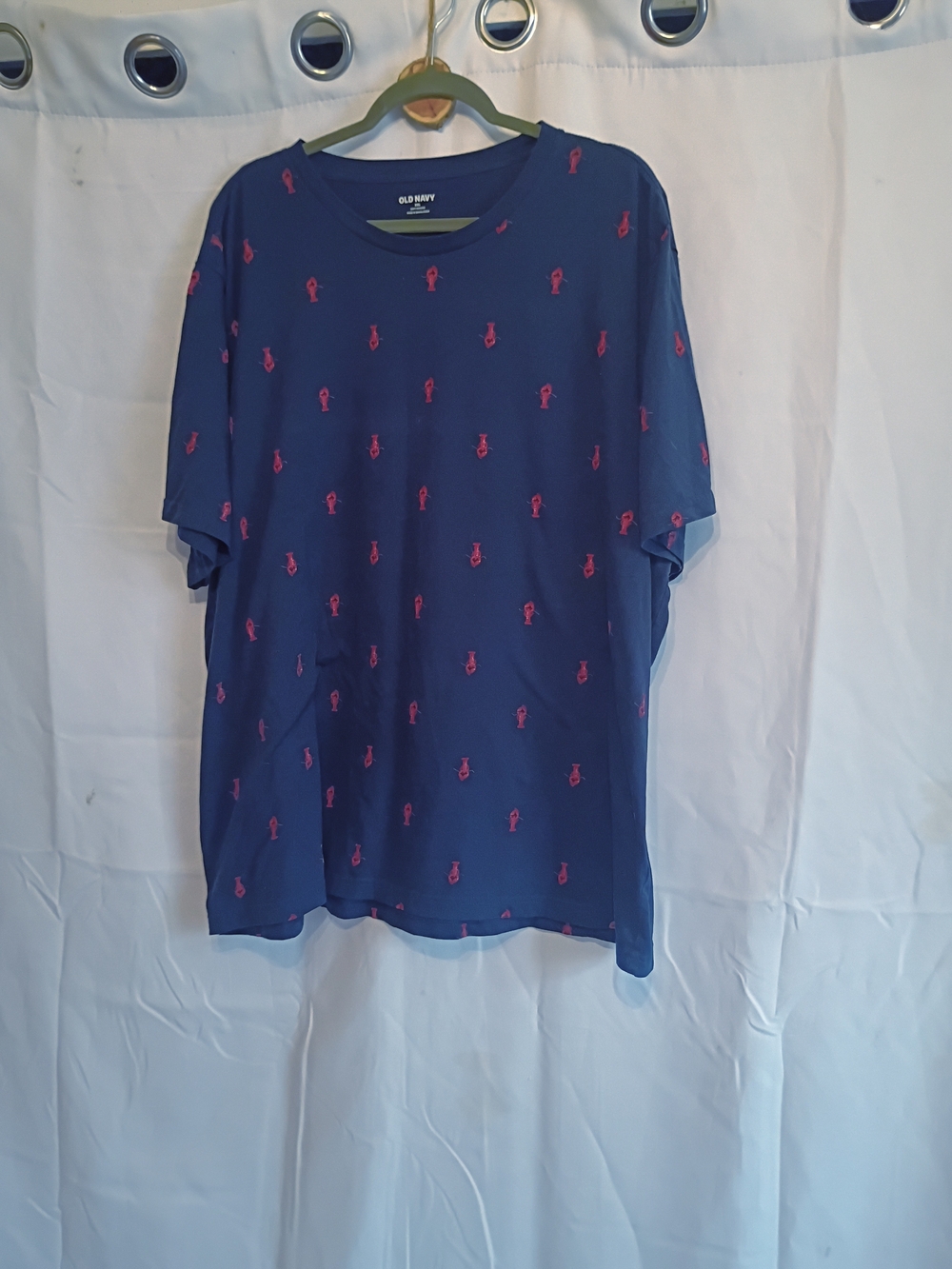 Old Navy Navy Size Xxl Short Sleeve Tee with Cute Red Lobster Print.